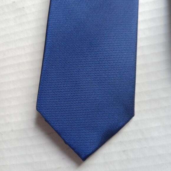 Van Heusen Kohl's Men's Cobalt  Blue Textured Tie - Picture 8 of 9